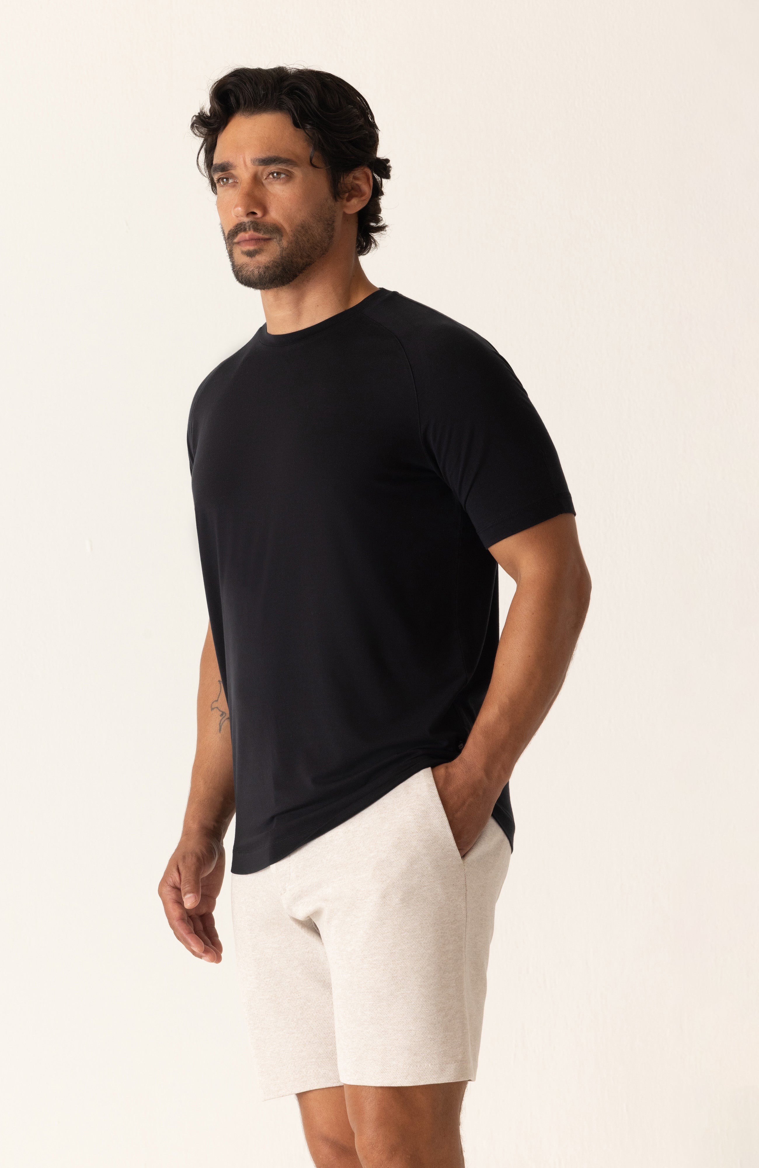 Short Sleeve Raglan Scallop Crew T-Shirt In Soft Techno Jersey